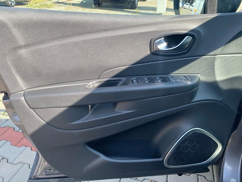 Renault Captur (2019) 1,3tce 96kw, ČR, 1.Majitel - fotka 14 z 23
