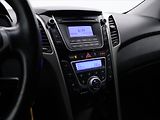 Hyundai i30 1,6 CRDi 81kW Trikolor - náhled 17