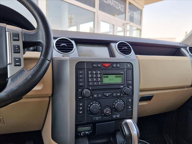 Land Rover Discovery 2,7 TDI 140kW TAŽNÉ HARMANKARD - fotka 22 z 35