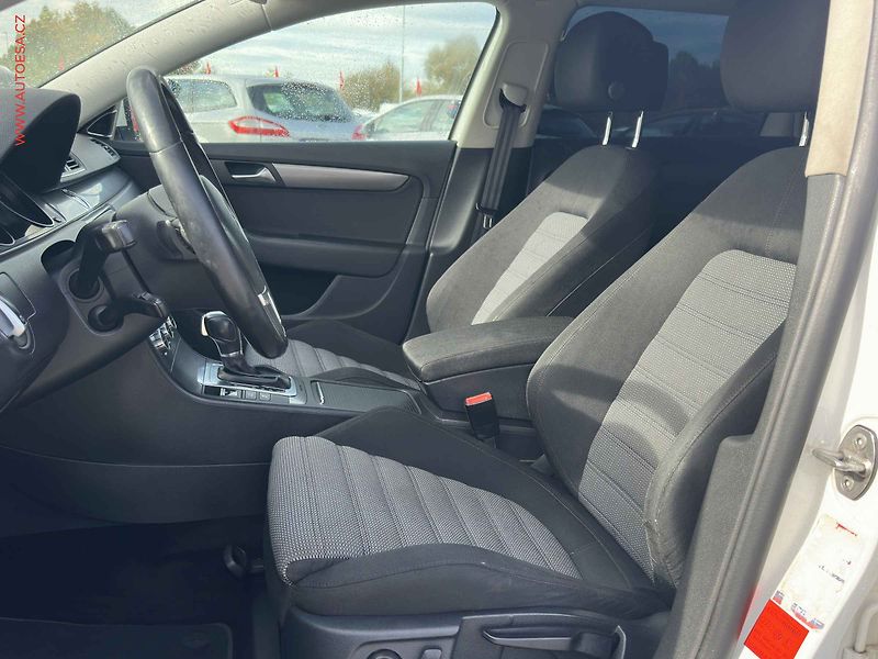 Volkswagen Passat (2012) 2.0TDi 4x4, DSG, bixen, navi - fotka 9 z 24