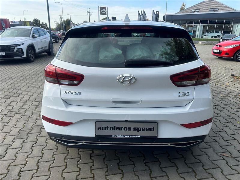 Hyundai i30 1,5 TGDI MH MT SM PLUS NAV - fotka 4 z 29