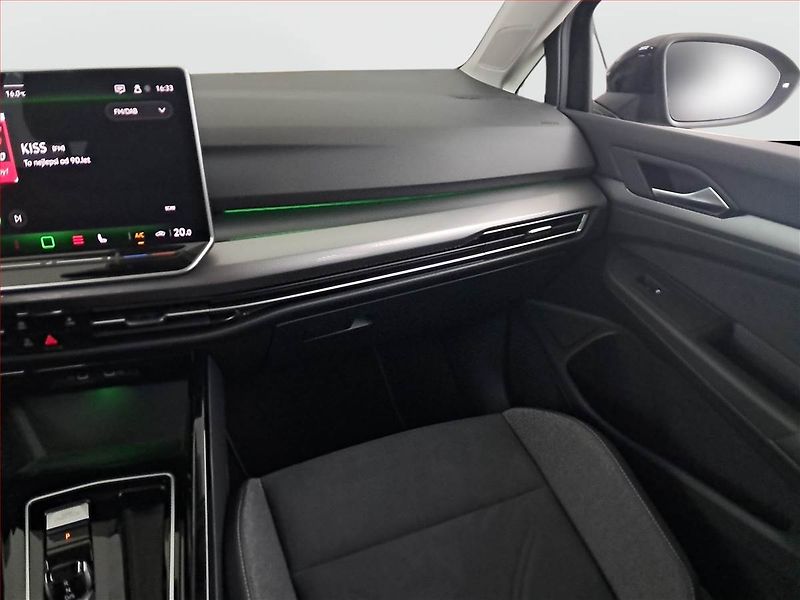 Volkswagen Golf (2025) Style 1.5 eTSI - fotka 8 z 18
