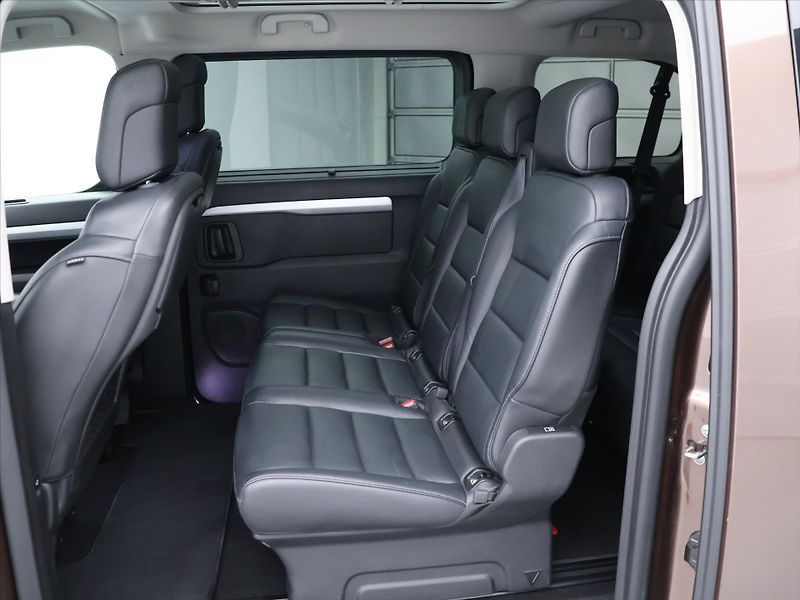 Citroën SpaceTourer 2,0 HDI 130kW Shine CZ DPH - fotka 15 z 38