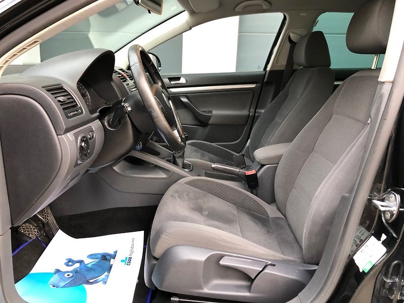 Volkswagen Golf Variant (2009) 1.9 TDi - fotka 9 z 27