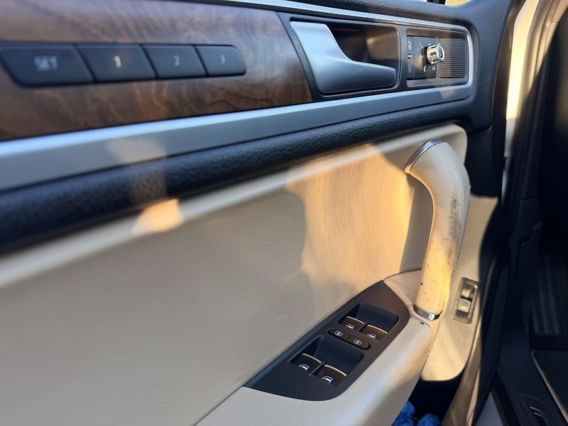 Volkswagen Touareg (2012) 3.0TDI 180kW VZDUCH,NAVI - fotka 15 z 16