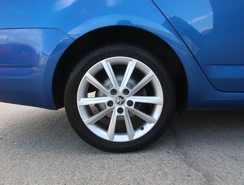 Škoda Octavia (2013) 1.8 TSI, Automat, Serv.kniha - fotka 15 z 21