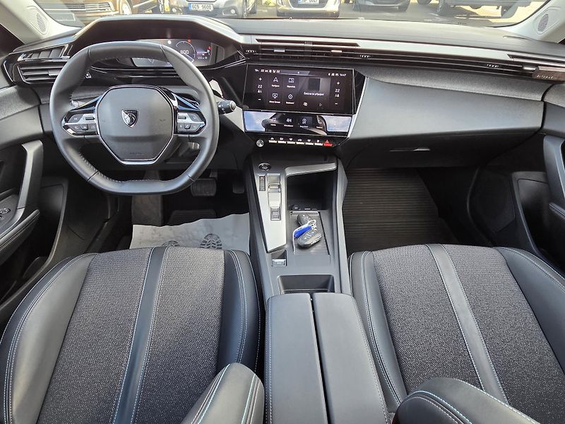 Peugeot 308 (2024) SW 1.2PT 130 ALLURE EAT8 - fotka 13 z 29