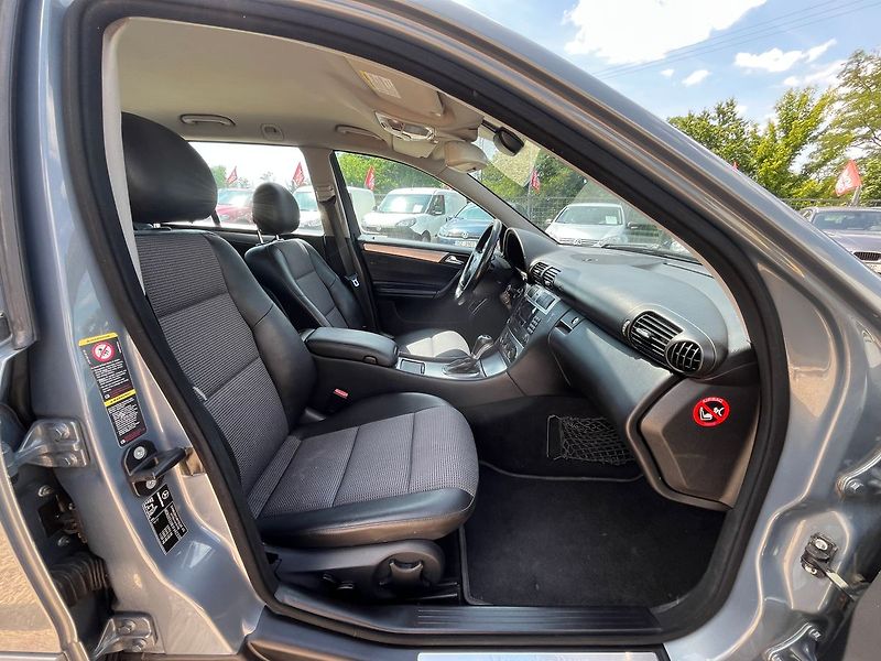 Mercedes-Benz Třídy C C 220 CDI Avantgarde - fotka 19 z 32