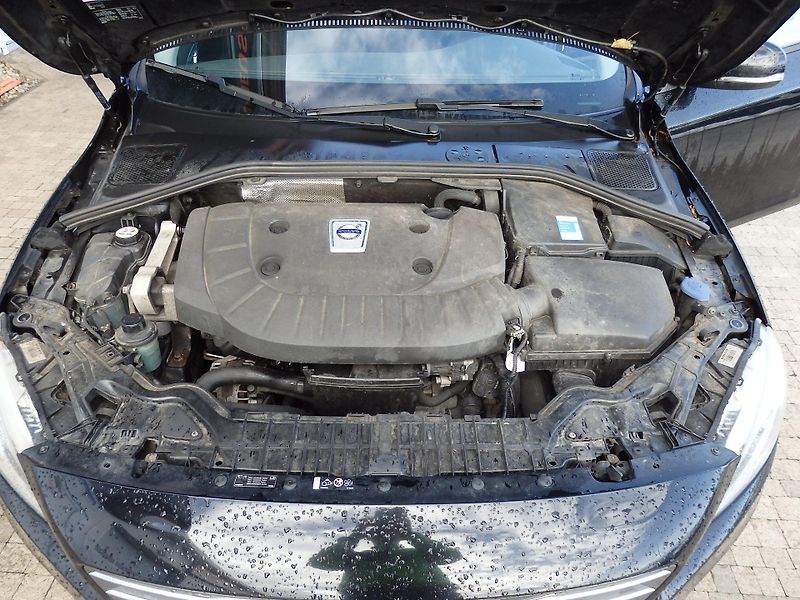Volvo V60 2.0 D DIGI. KLIMA, ZÁLOHOVÁNO - fotka 14 z 17