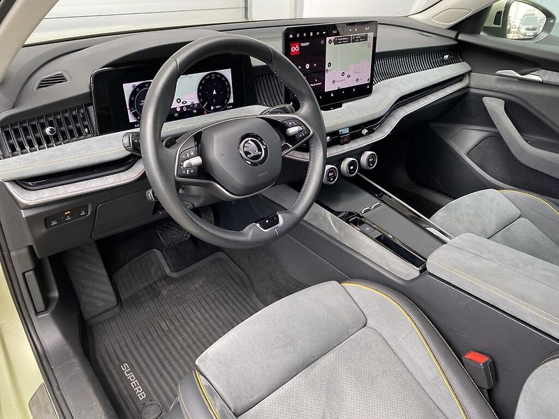 Škoda Superb 2,0 TDI 110 kW Selection DSG - fotka 7 z 30