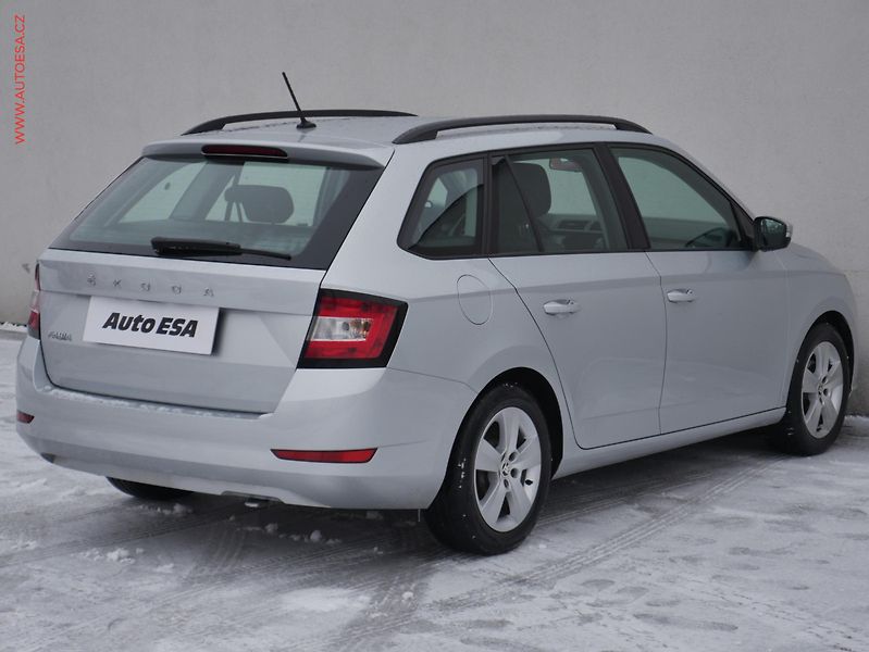 Škoda Fabia (2021) 1.0 TSi, 2.maj,ČR, Ambition - fotka 4 z 23