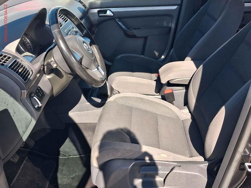Volkswagen Touran (2010) 1.2TSi, Výhř.sed, TZ - fotka 9 z 17