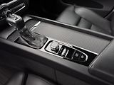Volvo XC60 D4 AWD MOMENTUM CZ 1.maj - náhled 24