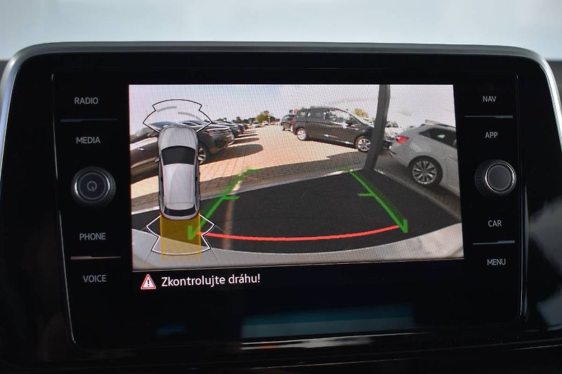 Volkswagen T-Roc (2025) R-Line 1.5TSI 110kW DSG - fotka 20 z 24