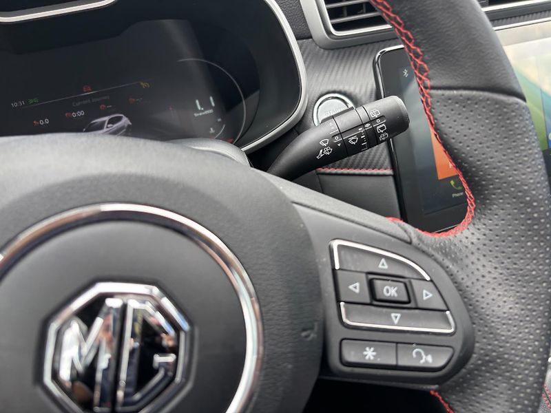 MG ZS 1.0 TGI 82 kW Elegance - fotka 18 z 29