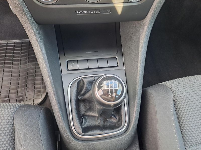 Volkswagen Golf (2012) 1.4 16V 59 KW, SERVISKA, PĚKNÝ - fotka 24 z 36