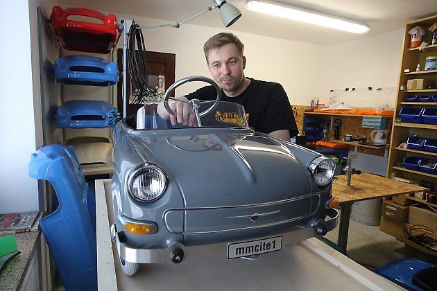Tomáš Večeřa, zakladatel Czech Pedal Car, výrobce šlapacích autíček ze Sazovic na Zlínsku., zdroj: Se svolením Jana Karáska