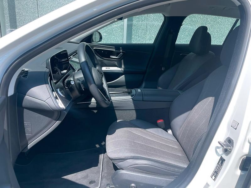 Mercedes-Benz Třídy E 220d Avantgarde Taž Distronic - fotka 8 z 18