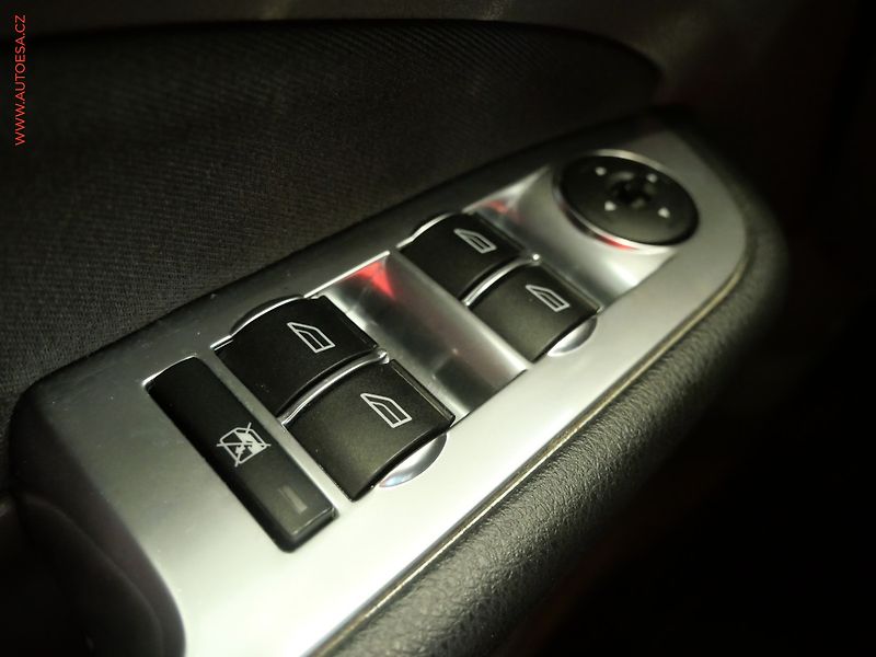 Ford Focus (2009) 2.0i, AC - fotka 14 z 18