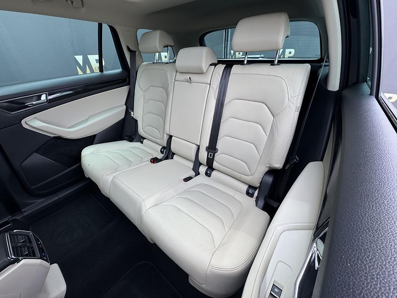 Škoda Kodiaq (2018) 2.0TSi DSG 4X4 Style, ACC PANO - fotka 17 z 53