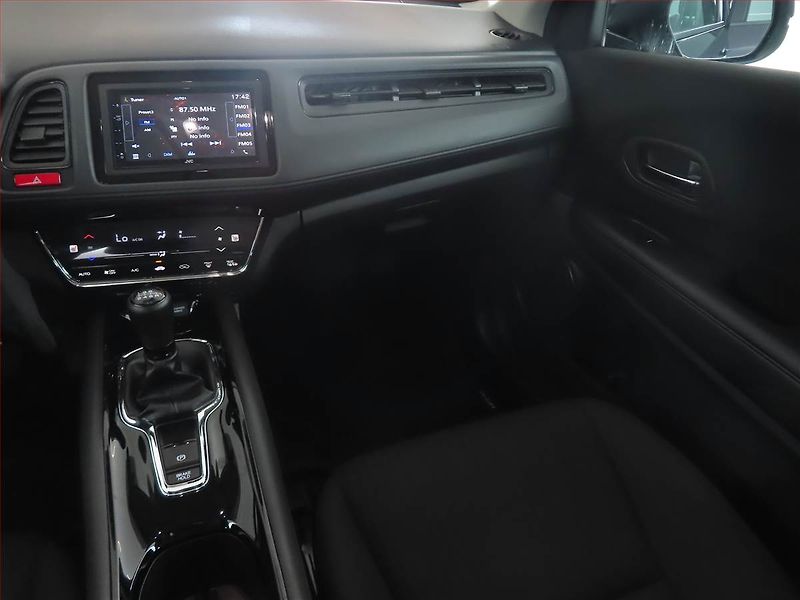 Honda HR-V (2018) 1.5 i-VTEC, Serv.kniha - fotka 8 z 15