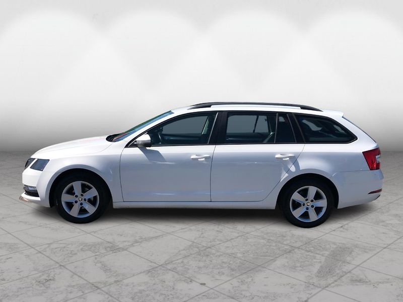 Škoda Octavia Combi 1.6 TDi Ambition - fotka 3 z 26