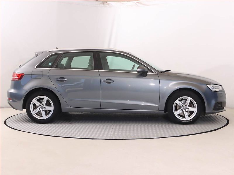Audi A3 (2018) 1.5 TFSI, Serv.kniha, Kůže - fotka 6 z 22