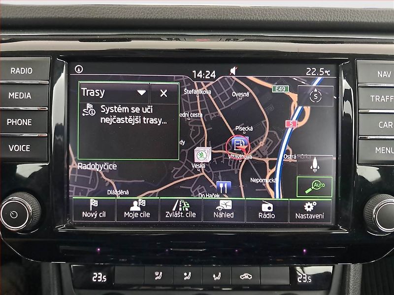 Škoda Superb (2017) Ambition 2.0 TDI, Automat - fotka 21 z 24