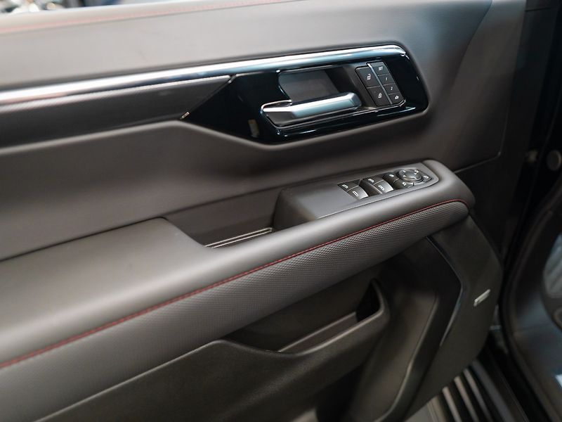 Chevrolet Tahoe (2026) 6.2 V8 4WD RST, 8 míst - fotka 18 z 41