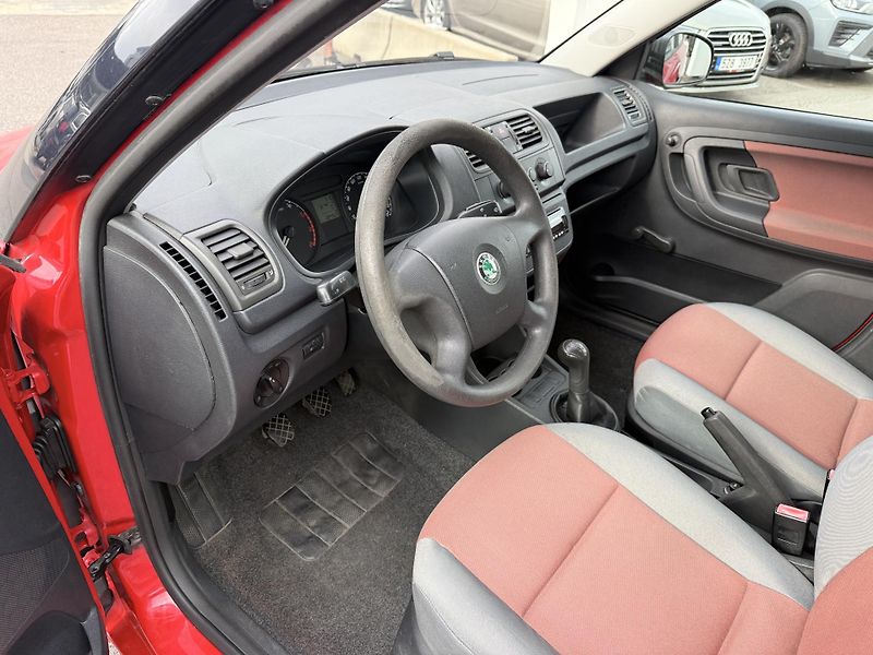 Škoda Fabia 1.2 44kw - fotka 14 z 25