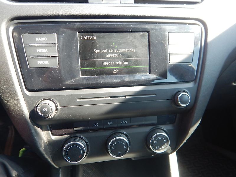 Škoda Octavia III 1.6 TDi 81 kw tažné - fotka 11 z 14