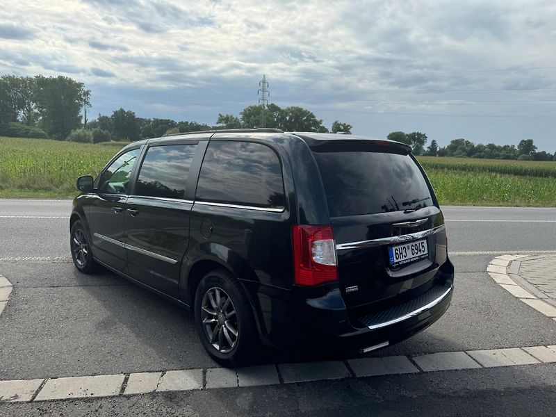 Chrysler Town & Country (2012) 3.6 RT Stown DVD 2012 - fotka 3 z 19