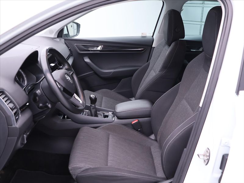 Škoda Karoq 1,5 TSI 110kW Style CZ 1.Maj - fotka 12 z 33