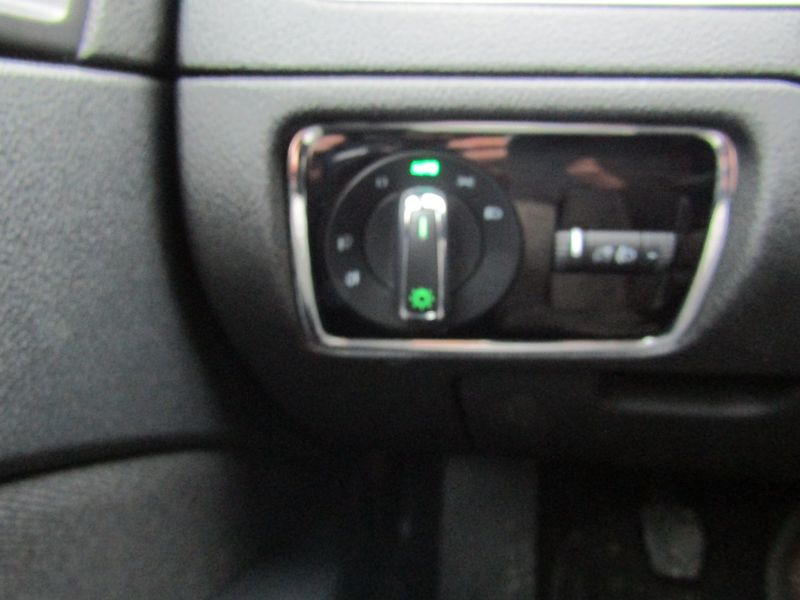 Škoda Superb (2011) 1.6 TDI 77kW - fotka 34 z 45