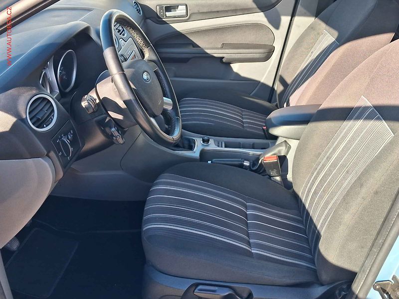 Ford Focus (2008) 1.6i, 1.maj,ČR, AC - fotka 9 z 19