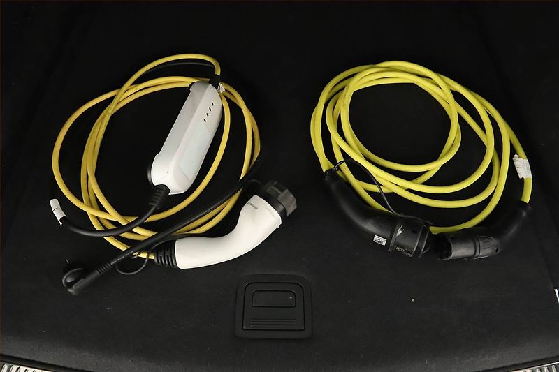 Volkswagen Touareg (2022) R eHybrid - fotka 19 z 22