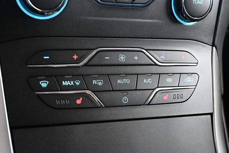 Ford Galaxy (2021) 2.0 7 Míst Kamera Business 8AT - fotka 20 z 31