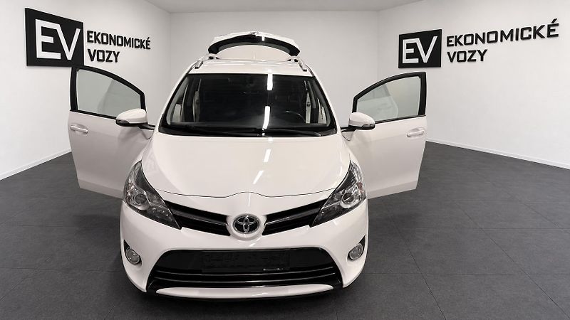 Toyota Verso (2014) 2.0DID,ČR,7 MÍST,2 MAJITEL - fotka 2 z 32