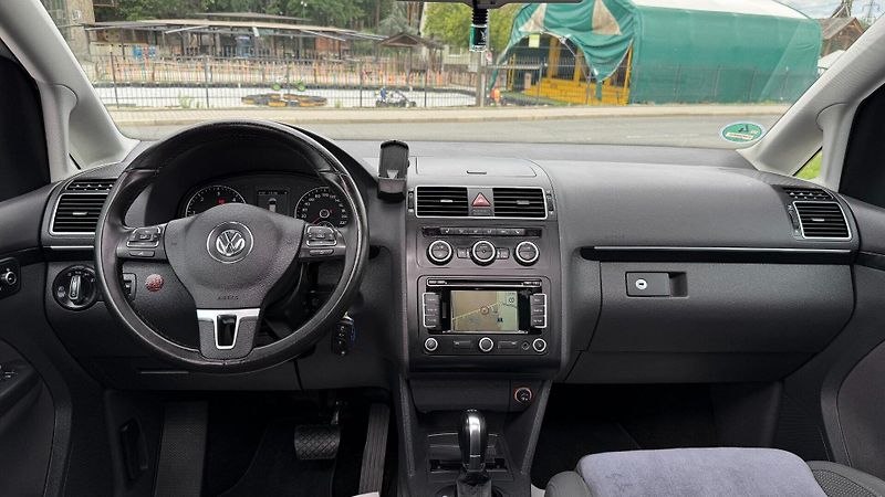 Volkswagen Touran (2014) 2.0TDi 130kW *Tažné*Navi*DSG* - fotka 21 z 24