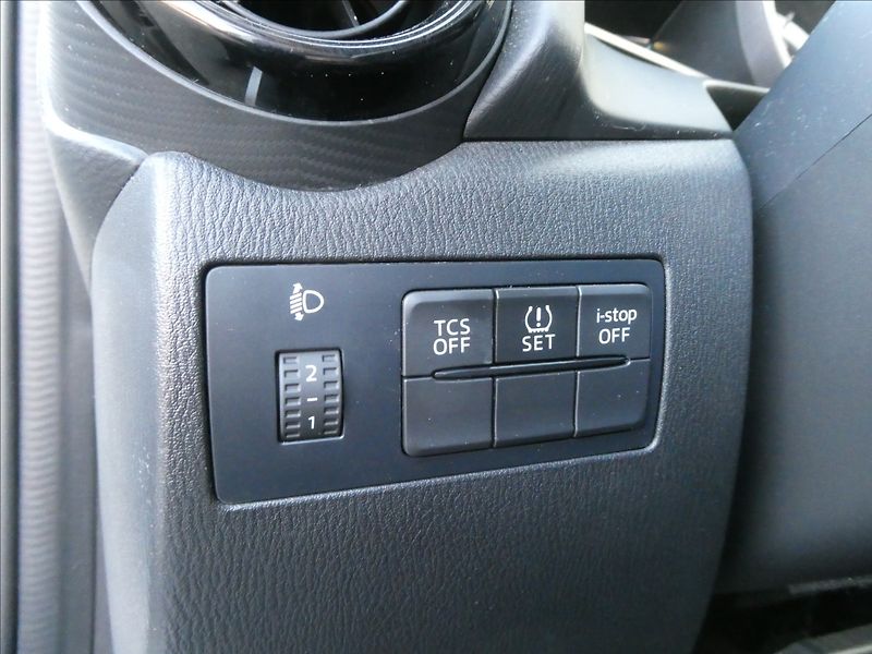 Mazda CX-3 2,0 Skyactiv-G120 Revolution - fotka 31 z 37
