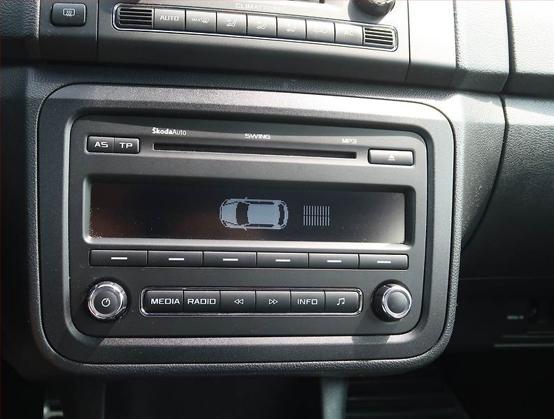 Škoda Fabia (2013) Monte Carlo 1.6 TDI, Tempomat - fotka 16 z 16