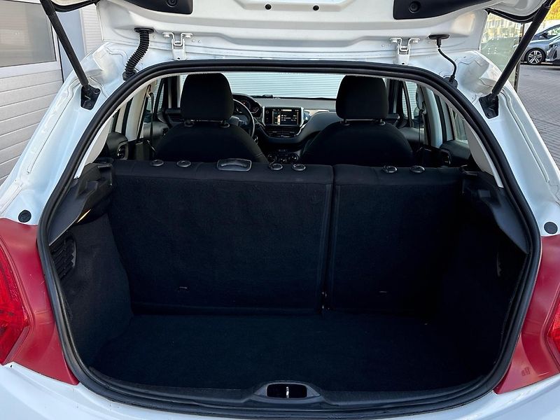 Peugeot 208 (2013) 1.6 e-HDI  - fotka 9 z 14