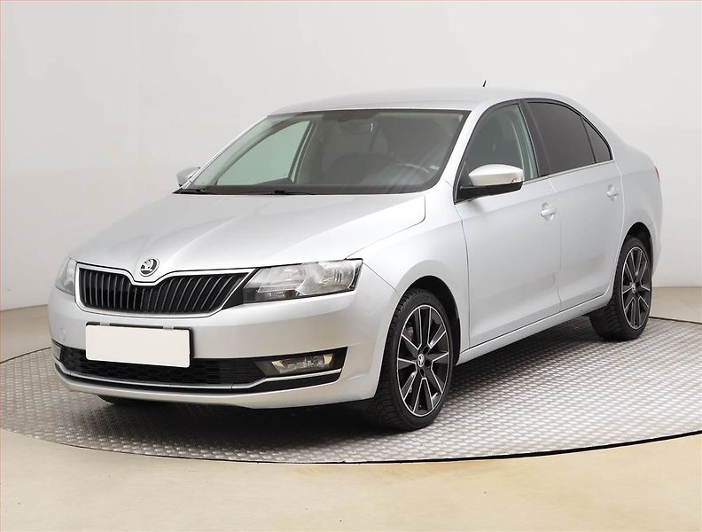 Škoda Rapid (2019) 1.0 TSI, Vyhř. sedaček - fotka 2 z 19