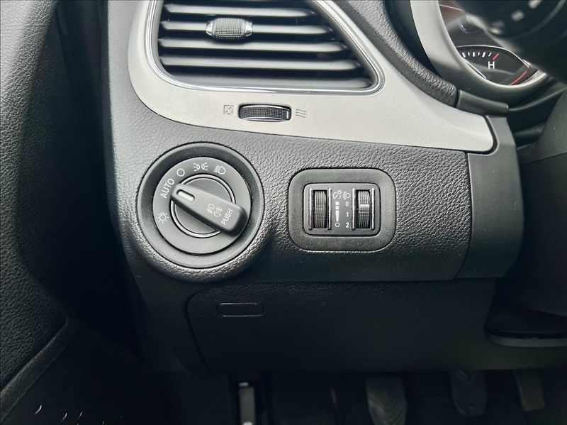Fiat Freemont 2,0 Mjet URBAN / 7MÍST / - fotka 35 z 43