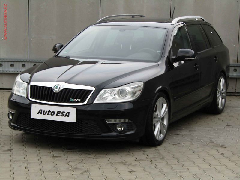 Škoda Octavia (2012) 2.0 TSi, RS, DSG, xenon, TZ - fotka 3 z 19