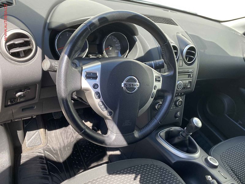 Nissan Qashqai (2010) 2.0dCi 4x4, 2.maj,ČR, I-Way - fotka 12 z 16