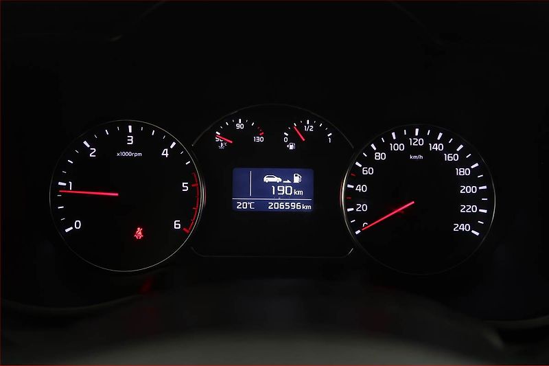 Kia Carens (2013) 1.7 CRDi, Tempomat - fotka 11 z 16