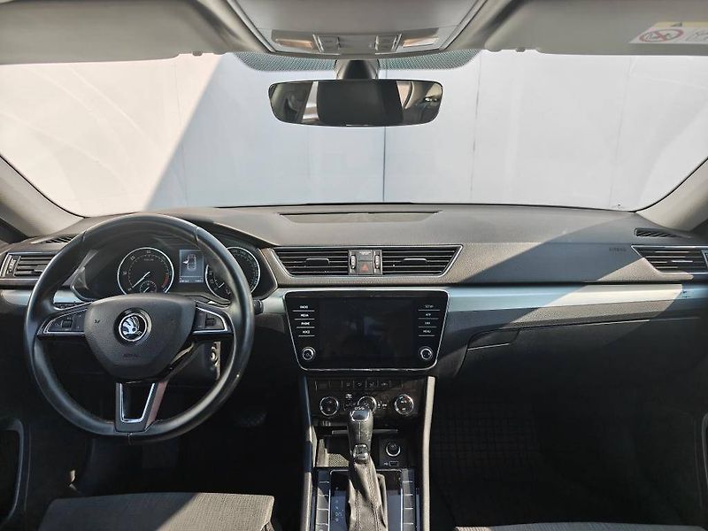 Škoda Superb Ambition Green tec 6DSG 2,0TDI - fotka 10 z 22
