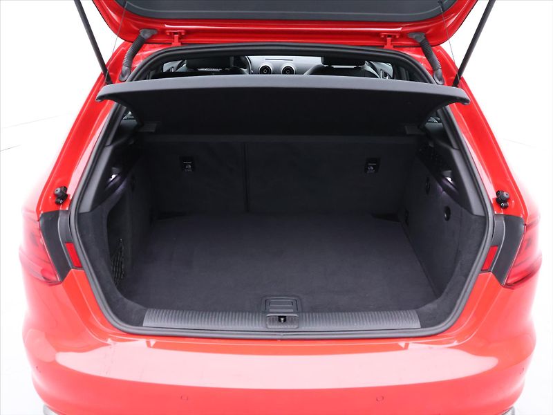 Audi A3 2,0 TDI 110kW Quattro CZ - fotka 10 z 35