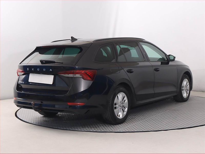 Škoda Octavia (2021) Ambition Plus 2.0 TDI, Automat - fotka 5 z 21